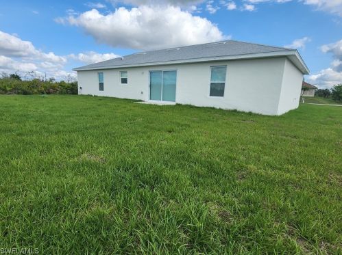 2817 71st St, Lehigh Acres, FL 33971-6852