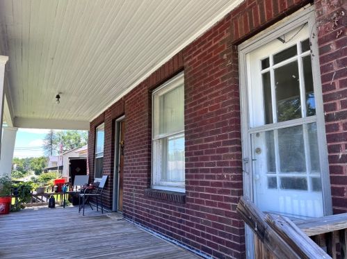 965 Water Ave, Hermitage, PA 16148-1106