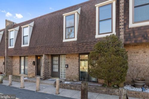 11879 Academy Rd, Philadelphia, PA 19154-2667