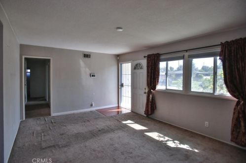 424 Plum Ln, Orange, CA 92868-4147