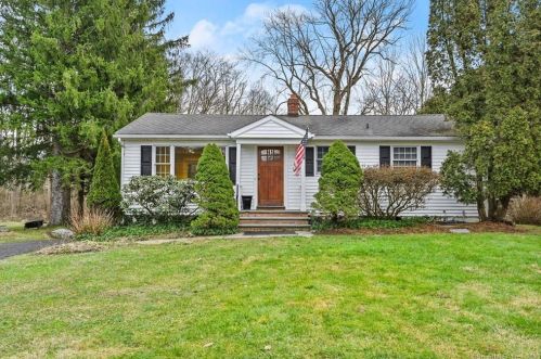 40 North St, Ridgefield, CT 06877-3814