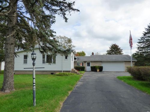 54456 Fir Rd, Mishawaka, IN 46545-1718
