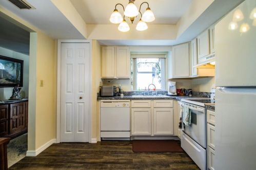 555 Cameo Dr, Lakeland FL  33803-2330 exterior