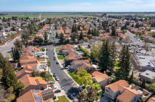 424 Stanford St, Vacaville CA  95687-4653 exterior