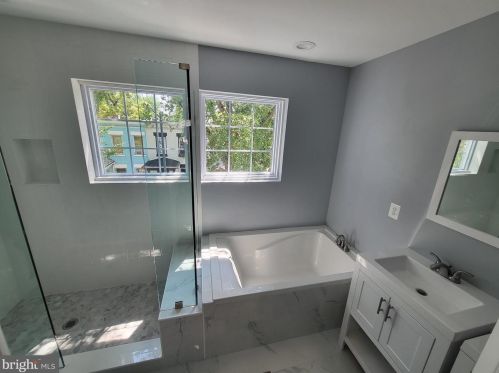 1662 Kramer St, Washington DC 20002-4558 exterior