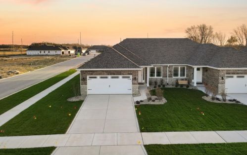 8335 107th Pl, Dyer IN  46373-8656 exterior