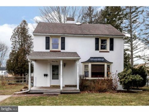 24 Lloyd Ave, Downingtown, PA 19335-2446