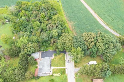 21 Carl Ln, Gibsonia PA  15044-7835 exterior