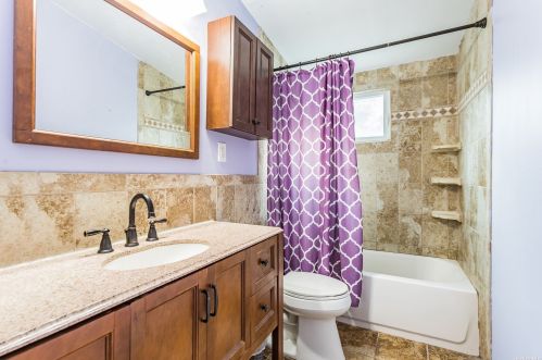 22 Strathmore Dr, Babylon NY  11703-3713 exterior