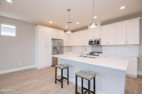 5076 Cortez St, Glendale, AZ 85304