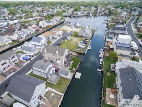 133 Beach Ave, North Bellmore, NY 11710-4704