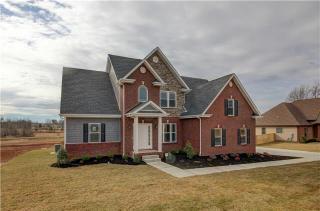 2446 Ellsworth Dr, Clarksville, TN 37043-2004