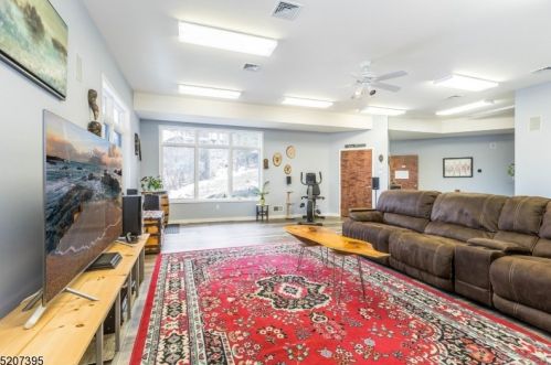 163 Hillcrest Dr, Parsippany NJ  07834-1413 exterior