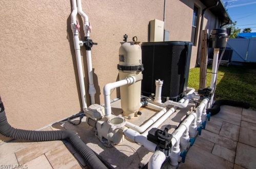 3754 6th Ave, Cape Coral FL  33904-5203 exterior