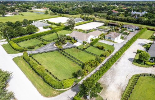 2904 Appaloosa Trl, West Palm Beach FL  33414-7639 exterior