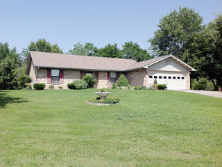152 Finchum Ln, Pigeon Forge, TN 37876-2207