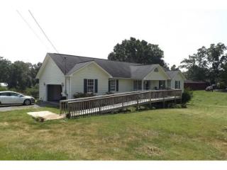 106 Hazy Ln, Rogersville, TN 37857-8125
