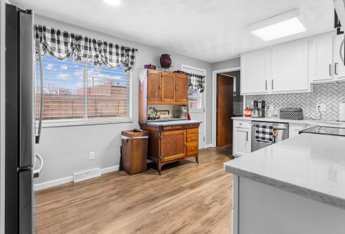 608 Alta Ave, Englewood OH  45322-1803 exterior