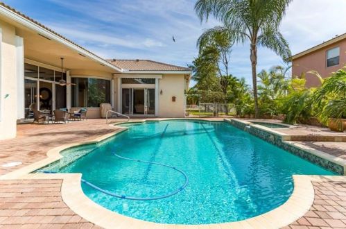 18662 41st St, Hollywood, FL 33029-2768