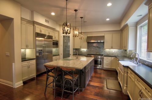 3887 Old Topanga Canyon Rd, Calabasas CA  91302-1854 exterior