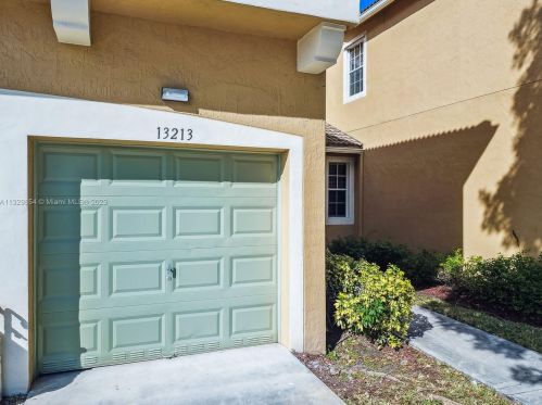 13213 42nd St, Hollywood, FL 33027-3109