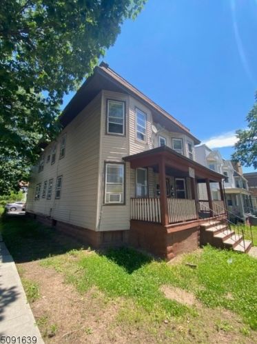 132 Hamilton St, East Orange, NJ 07017-2912