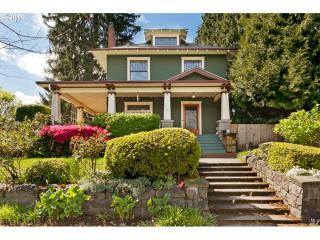 2833 33rd Pl, Portland, OR 97202-1432