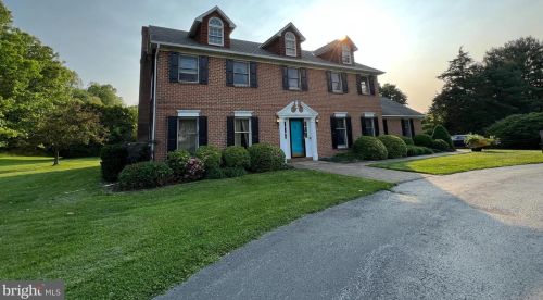1500 Stratford Ct, Pottstown, PA 19465-7279