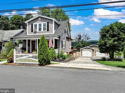 223 Grove St, Molino, PA 17961-1901