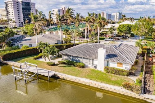 128 Heron Ave, Naples, FL 34108-2112