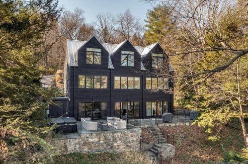 29 Ledgewood Dr, Sherman CT  06784-2040 exterior