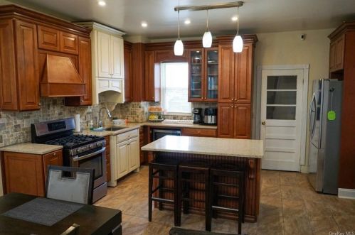 3257 Bruckner Blvd, Bronx, NY 10461-5624