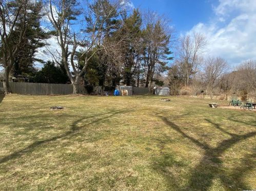 672 Larkfield Rd, Elwood NY  11731-5914 exterior