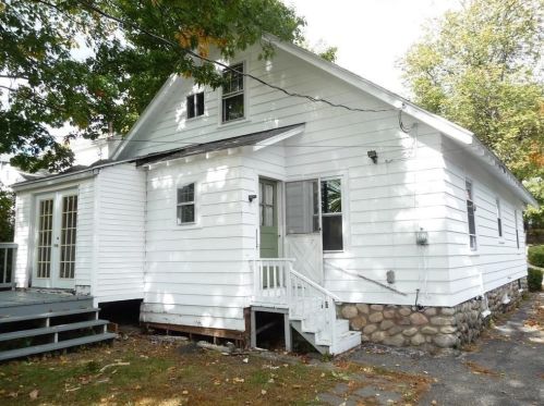 22 Carlisle St, Worcester MA  01602-3324 exterior