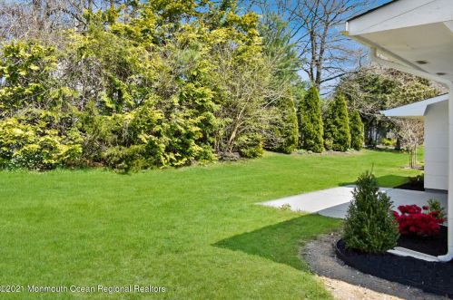 22 Phillips Rd, Bricktown NJ  08724-2441 exterior