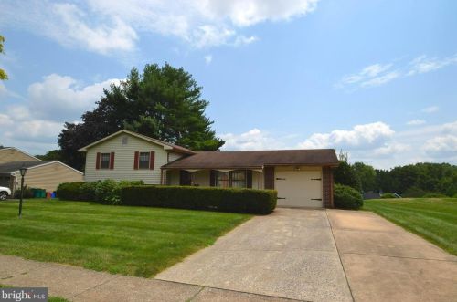 940 Areba Ave, Swatara, PA 17033-2201