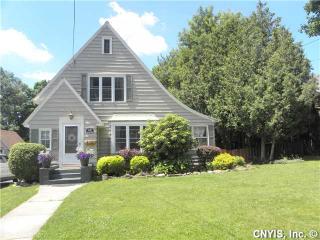 128 Hancock Dr, Syracuse, NY 13207-1545