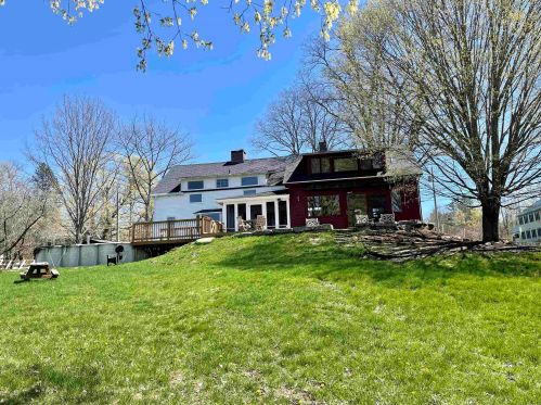 209 Dartmouth College Hwy, Haverhill NH  03765-5105 exterior