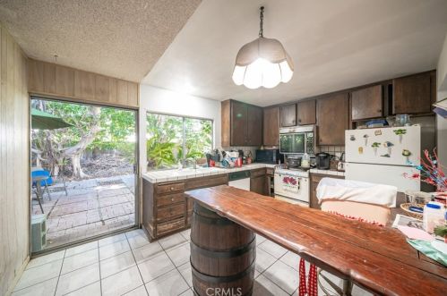 8411 Norfolk Dr, Huntington Beach CA  92646-4420 exterior