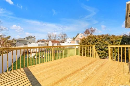 1506 Peapond Rd, North Bellmore NY  11710-2924 exterior