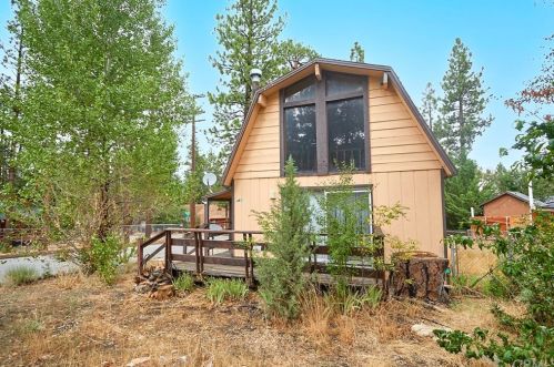 401 Garrick Way, Big Bear City, CA 92314-8967
