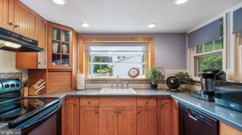 504 Hill Ave, Langhorne PA  19047-3949 exterior