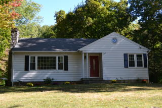 4 Maple Row, Bethel, CT 06801-1007