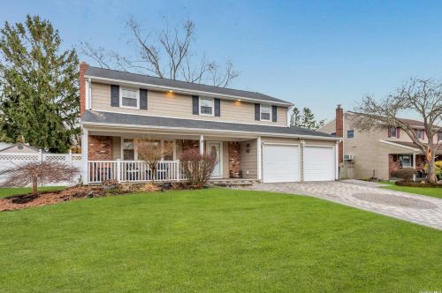 36 Longstreet Dr, Lake Grove, NY 11755-2339