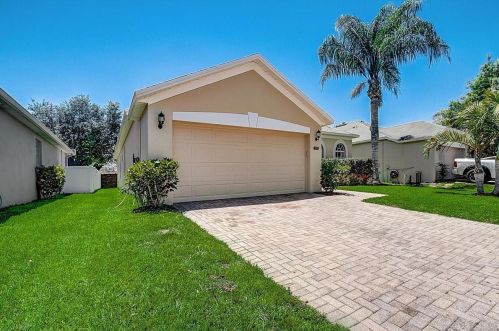 10151 Shadow Creek Dr, Orlando, FL 32832-5632