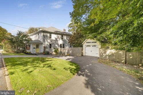 65 Woodbine Ave, Paoli, PA 19301-1139