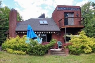141 Cherry Point Cir, Canadensis, PA 18325-4718