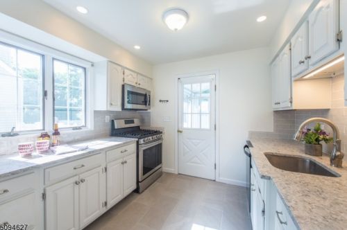 602 Myrtle Ave, Garwood, NJ 07027-1218
