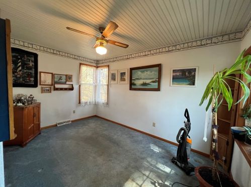 339 Good St, Jeannette, PA 15644-1848