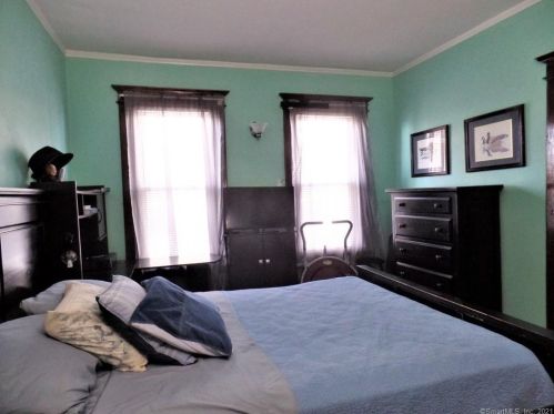 71 Merchant St, Bridgeport CT  06604-2214 exterior